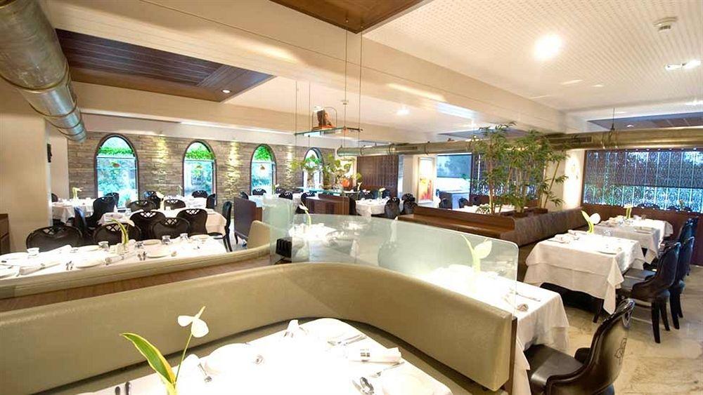 Sai Palace Hotel Mumbai Ngoại thất bức ảnh