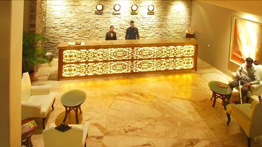 Sai Palace Hotel Mumbai Ngoại thất bức ảnh