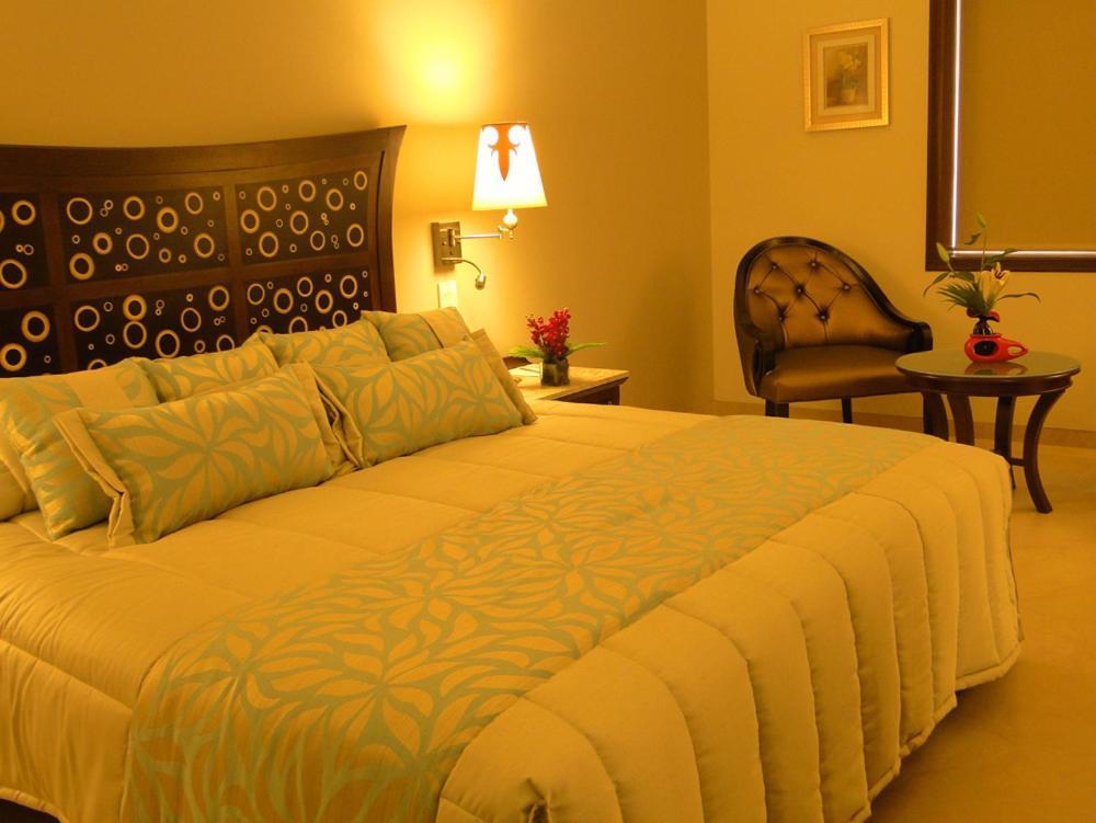 Sai Palace Hotel Mumbai Ngoại thất bức ảnh