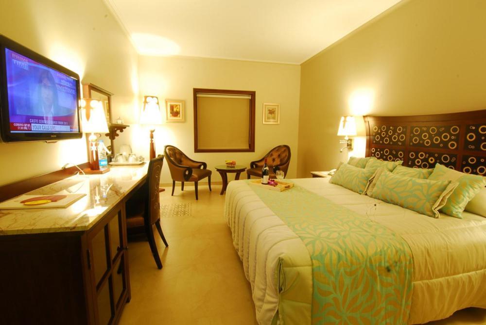 Sai Palace Hotel Mumbai Ngoại thất bức ảnh