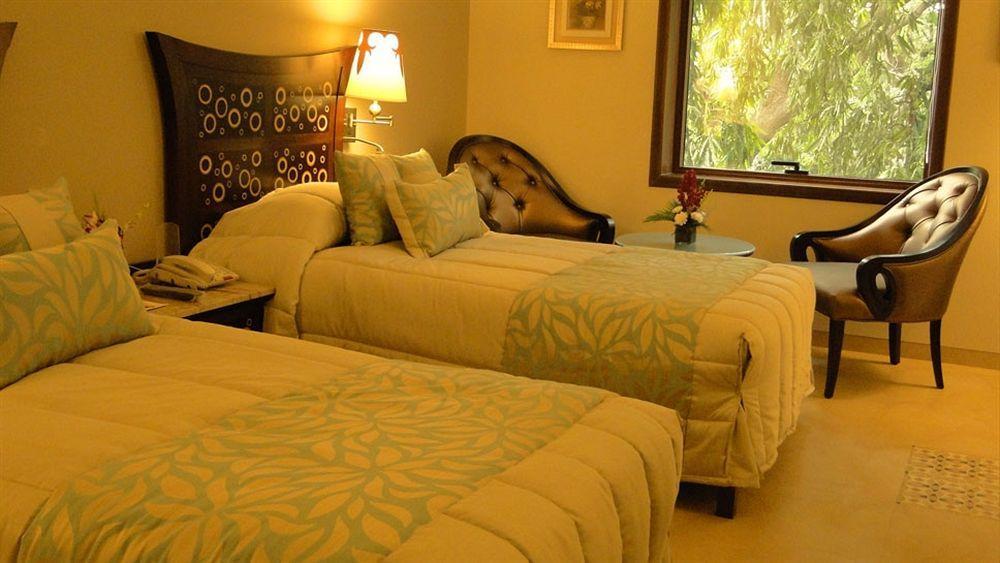 Sai Palace Hotel Mumbai Ngoại thất bức ảnh