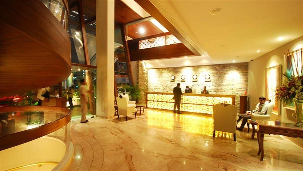 Sai Palace Hotel Mumbai Ngoại thất bức ảnh