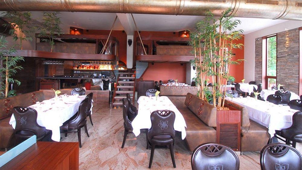 Sai Palace Hotel Mumbai Ngoại thất bức ảnh
