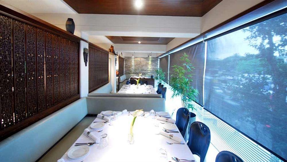 Sai Palace Hotel Mumbai Ngoại thất bức ảnh