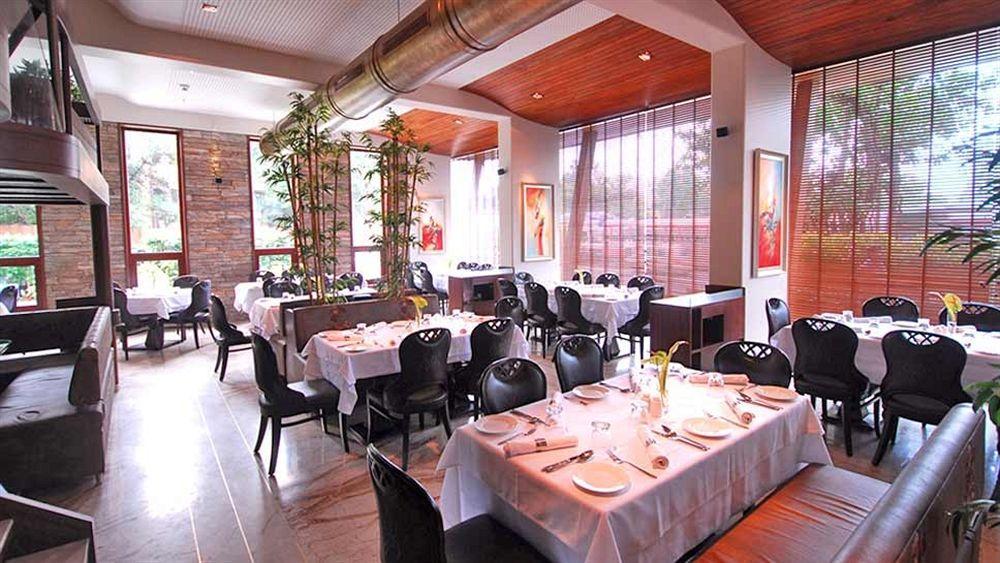 Sai Palace Hotel Mumbai Ngoại thất bức ảnh