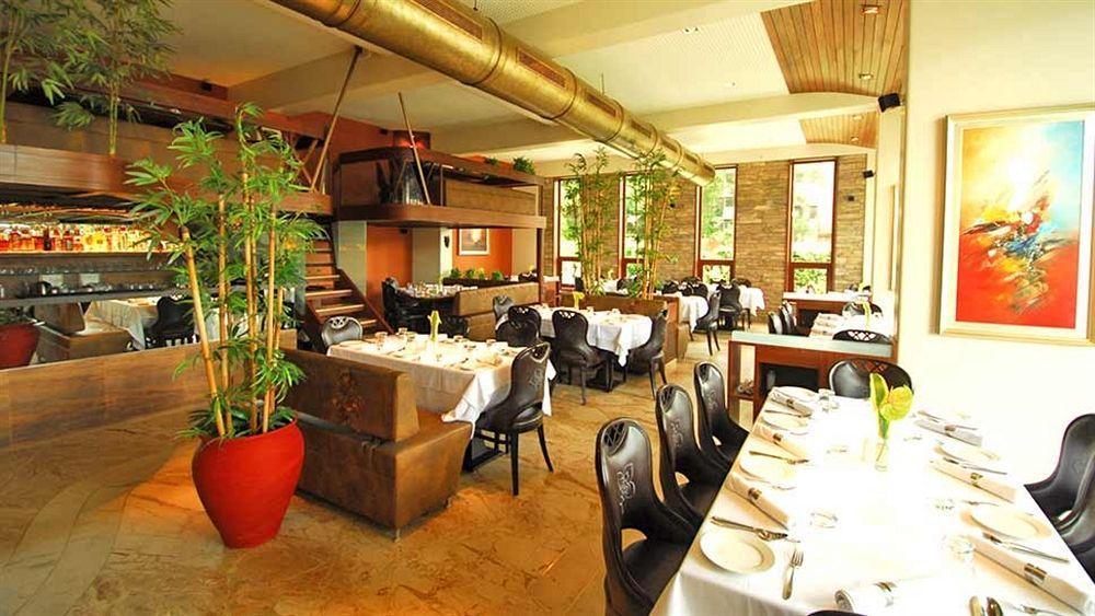 Sai Palace Hotel Mumbai Ngoại thất bức ảnh