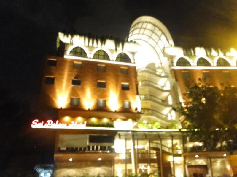 Sai Palace Hotel Mumbai Ngoại thất bức ảnh