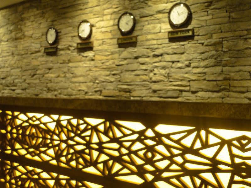 Sai Palace Hotel Mumbai Ngoại thất bức ảnh