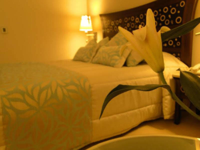 Sai Palace Hotel Mumbai Ngoại thất bức ảnh